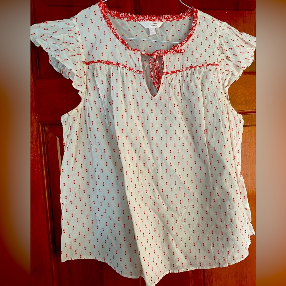 LC Lauren Conrad size XL woven sleeveless shirt.